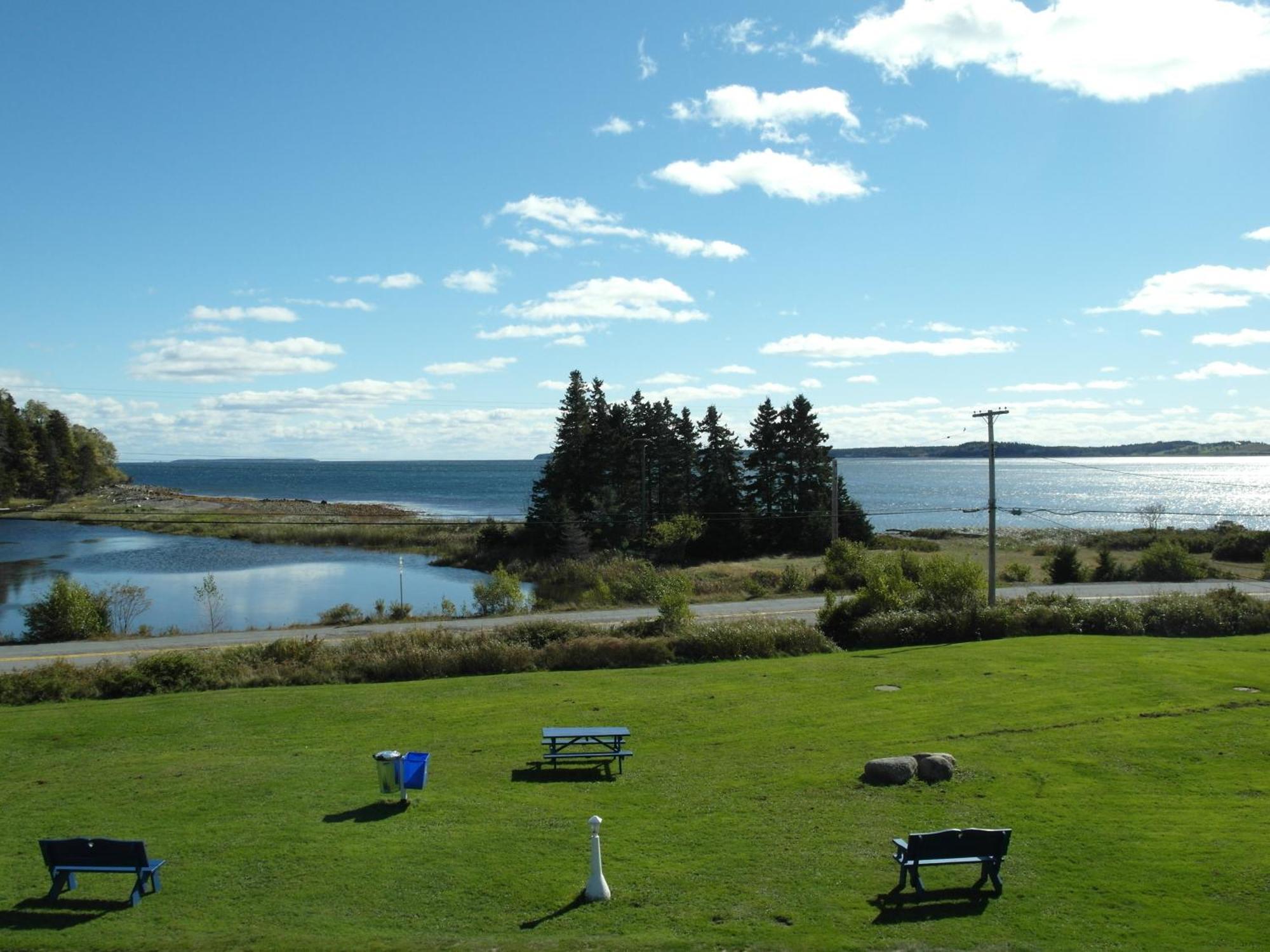 Atlantic View Motel Lunenburg Exterior photo